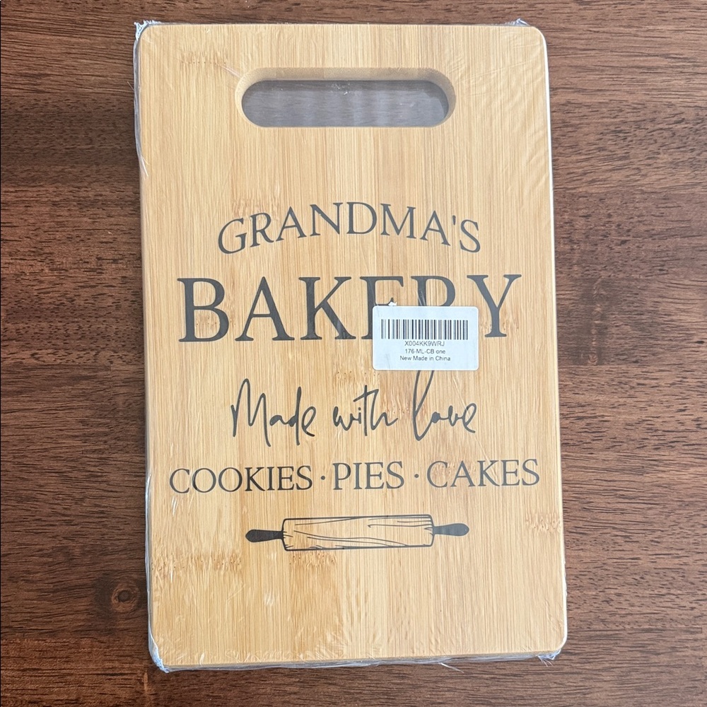 Grandma’s Bakery made with love cutting board